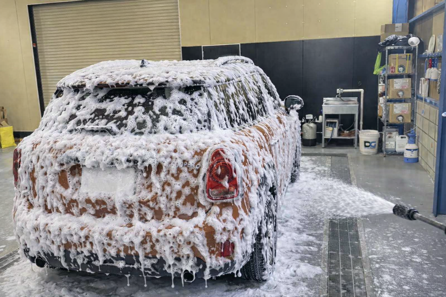 洗車スペース｜清潔で安全な作業環境 詳細画像